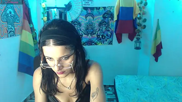 Snapshot of bastethott chatting on 05/08/26, 07:25 bastethott online show from 05/08/26, 07:25