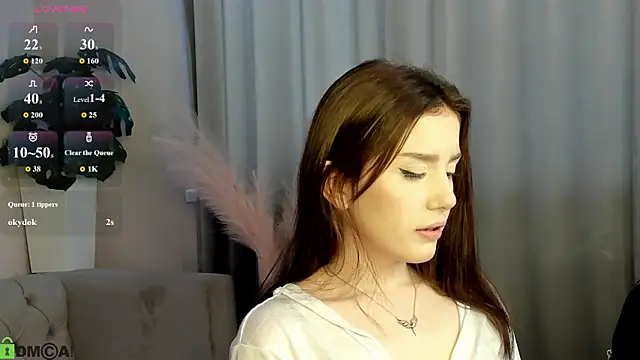 Snapshot of Lonny_Peach chatting on 08/09/26, 03:23 Lonny Peach online show from 08/09/26, 03:23