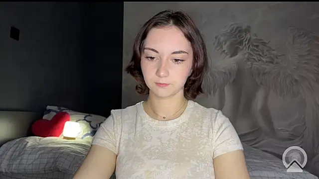 Snapshot of Amalia_Lambert_13 chatting on 05/22/26, 07:19 Amalia Lambert 13 online show from 05/22/26, 07:19