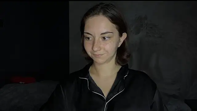 Snapshot of Amalia_Lambert_13 chatting on 06/25/26, 07:51 Amalia Lambert 13 online show from 06/25/26, 07:51