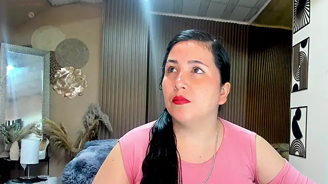 Snapshot of BBWLuxuryMuse chatting on 06/04/26, 11:16 BBWLuxuryMuse online show from 06/04/26, 11:16