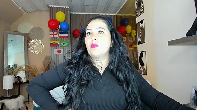 Snapshot of BBWLuxuryMuse chatting on 06/17/26, 11:45 BBWLuxuryMuse online show from 06/17/26, 11:45