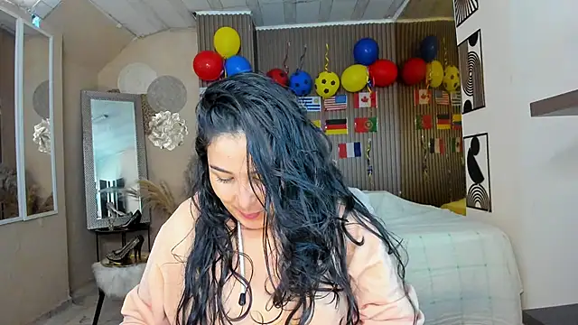 Snapshot of BBWLuxuryMuse chatting on 06/20/26, 12:08 BBWLuxuryMuse online show from 06/20/26, 12:08