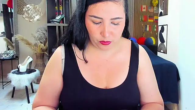 Snapshot of BBWLuxuryMuse chatting on 07/06/26, 11:18 BBWLuxuryMuse online show from 07/06/26, 11:18