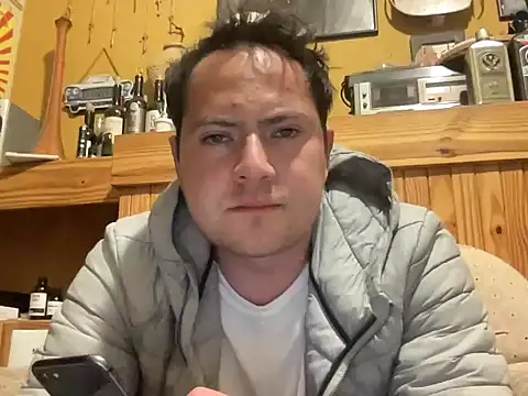 Snapshot of alecsgzz chatting on 05/14/26, 03:13 alecsgzz online show from 05/14/26, 03:13