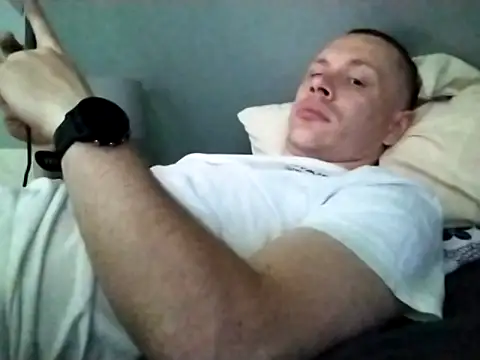 fitboyy  online show from 06/18/26, 07:41
