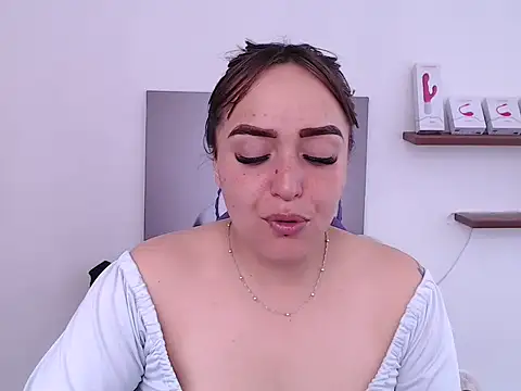 Snapshot of anyela_bubble18 chatting on 05/22/26, 08:58 anyela bubble18 online show from 05/22/26, 08:58