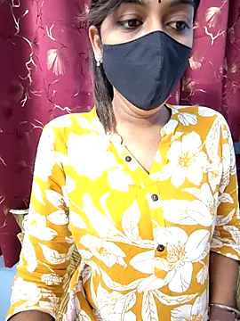 Snapshot of Menaxi_Baby7 chatting on 06/21/26, 04:09 Menaxi Baby7 online show from 06/21/26, 04:09