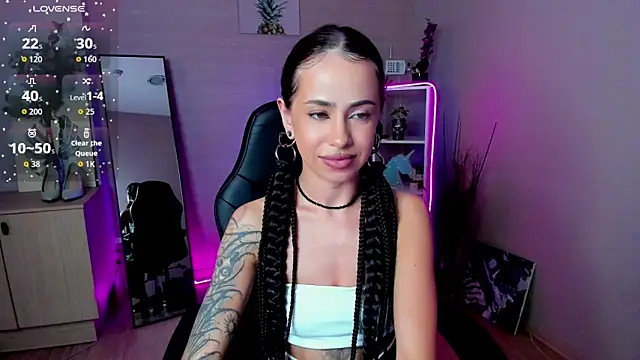 Snapshot of Monica_brilliant chatting on 05/06/26, 08:19 Monica brilliant online show from 05/06/26, 08:19