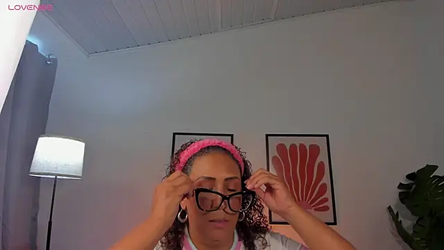 Eva-Millss online show from 06/19/26, 08:23