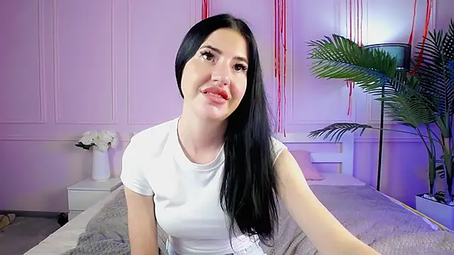 Snapshot of Emily_xoo chatting on 06/08/26, 01:28 Emily xoo online show from 06/08/26, 01:28