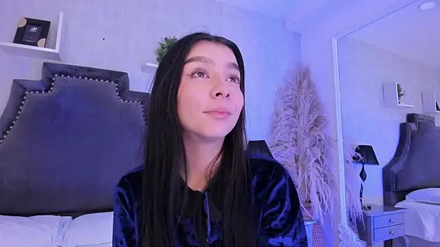 Snapshot of MelCherry chatting on 06/19/26, 05:23 MelCherry online show from 06/19/26, 05:23