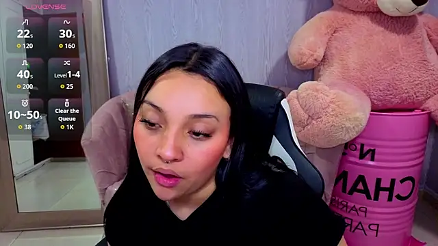 lia harper t online show from 06/30/26, 03:07