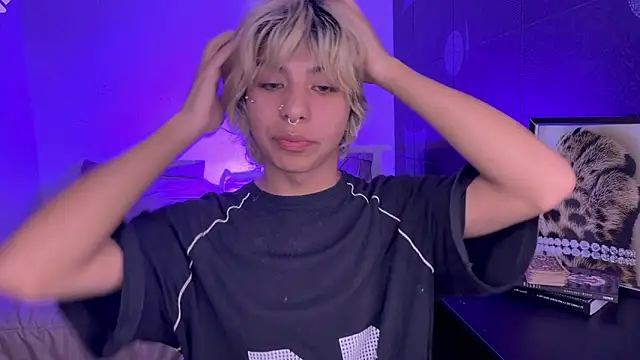 Aronn 44 online show from 05/13/26, 06:55