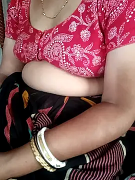 Snapshot of minadixit17 chatting on 06/20/26, 09:23 minadixit17 online show from 06/20/26, 09:23