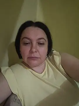 Snapshot of EmmaEmmy40 chatting on 05/12/26, 05:54 EmmaEmmy40 online show from 05/12/26, 05:54