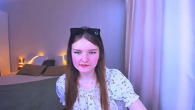 Snapshot of LookEva chatting on 06/13/26, 11:19 LookEva online show from 06/13/26, 11:19