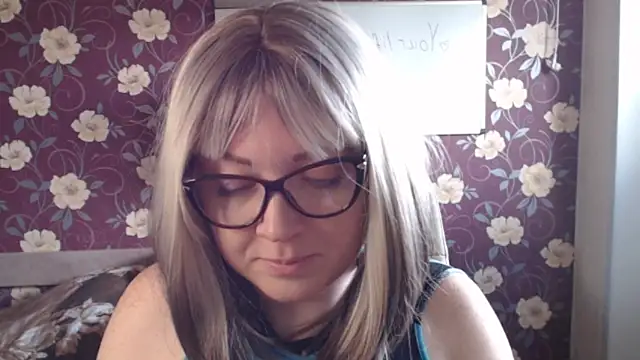 Snapshot of Kate_R chatting on 05/30/26, 08:33 Kate R online show from 05/30/26, 08:33