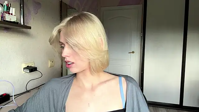 Snapshot of ScarlettRosy chatting on 06/15/26, 04:09 ScarlettRosy online show from 06/15/26, 04:09
