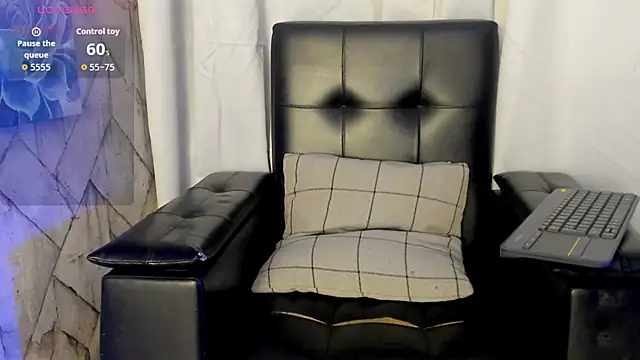 Snapshot of Jaadewest chatting on 07/15/26, 10:53 Jaadewest online show from 07/15/26, 10:53