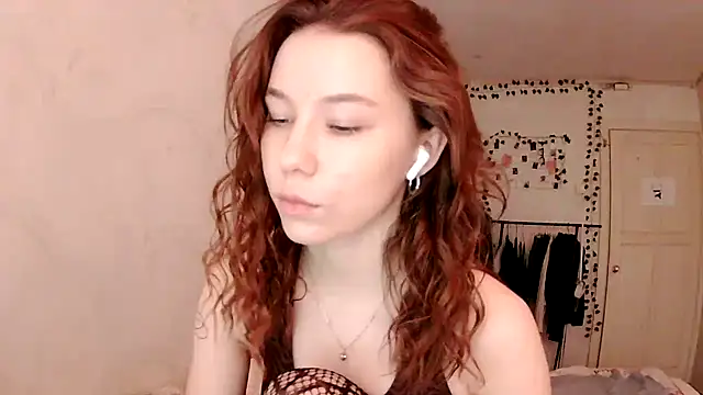 Snapshot of PollyStix chatting on 05/16/26, 12:04 PollyStix online show from 05/16/26, 12:04