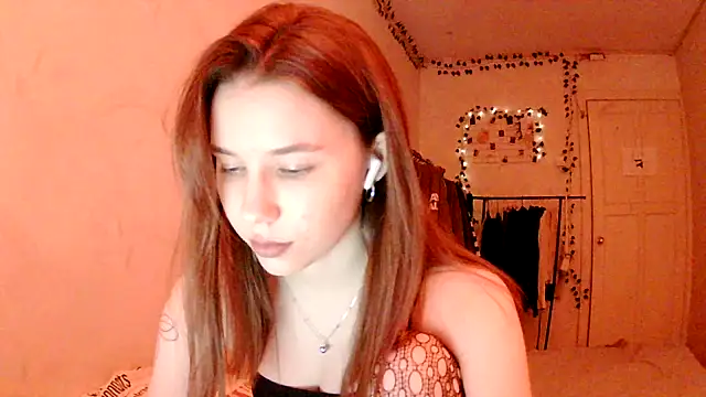 Snapshot of PollyStix chatting on 05/17/26, 03:30 PollyStix online show from 05/17/26, 03:30