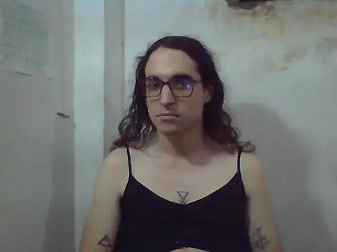 LaCuerva online show from 05/17/26, 04:58