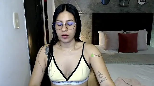 isa cruzx online show from 07/09/26, 09:41