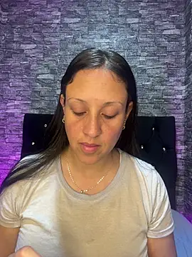 Cloe-Fire online show from 06/25/26, 11:04