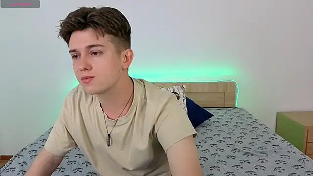 Miless Cooper online show from 05/14/26, 04:41