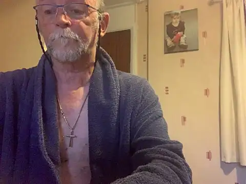 Moonraker64 online show from 06/11/26, 05:16