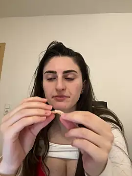 Snapshot of OliviaBaby- chatting on 07/04/26, 07:31 OliviaBaby- online show from 07/04/26, 07:31