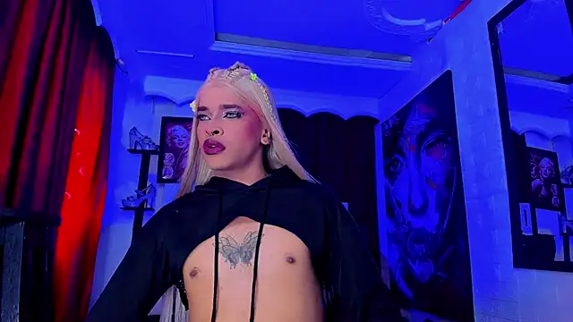 Snapshot of Mia_Colucci25 chatting on 06/14/26, 06:43 Mia Colucci25 online show from 06/14/26, 06:43