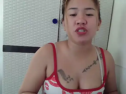 Snapshot of mecka20 chatting on 05/15/26, 12:17 mecka20 online show from 05/15/26, 12:17