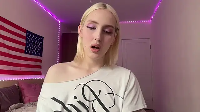 Snapshot of llinabarbie chatting on 08/03/26, 03:05 llinabarbie online show from 08/03/26, 03:05