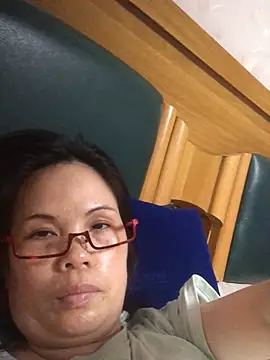 Snapshot of nidejiejie chatting on 06/03/26, 02:33 nidejiejie online show from 06/03/26, 02:33