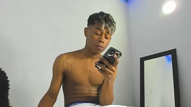 yoendris boy online show from 05/08/26, 04:40