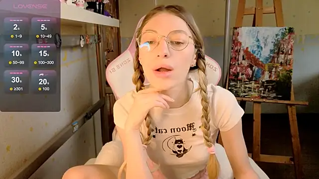 MiaMooonn online show from 05/20/26, 08:09