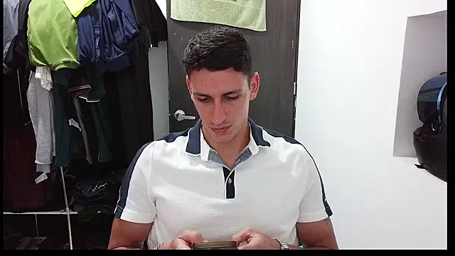 Snapshot of RaulRico chatting on 05/17/26, 04:10 RaulRico online show from 05/17/26, 04:10