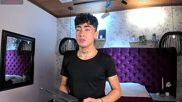 Spencerwhite  online show from 05/18/26, 10:59