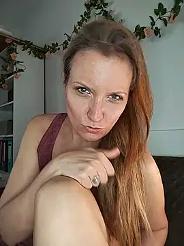 Snapshot of Candy_Cougar chatting on 07/02/26, 06:52 Candy Cougar online show from 07/02/26, 06:52