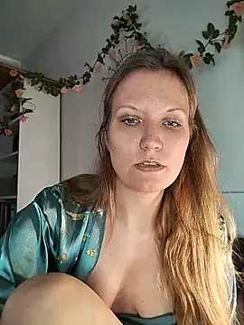 Snapshot of Candy_Cougar chatting on 07/14/26, 07:02 Candy Cougar online show from 07/14/26, 07:02
