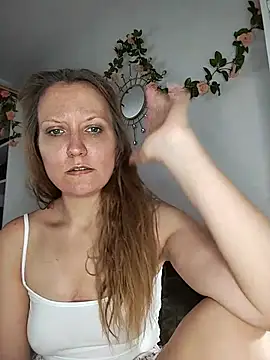Snapshot of Candy_Cougar chatting on 07/16/26, 07:03 Candy Cougar online show from 07/16/26, 07:03