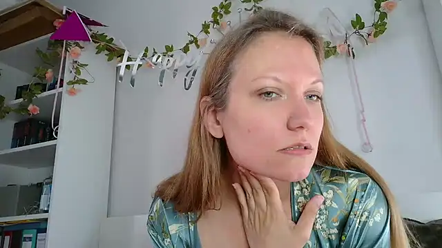 Snapshot of Candy_Cougar chatting on 07/25/26, 06:55 Candy Cougar online show from 07/25/26, 06:55