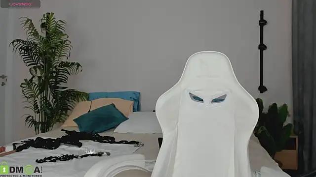 Nikki Mi1k online show from 07/18/26, 05:17
