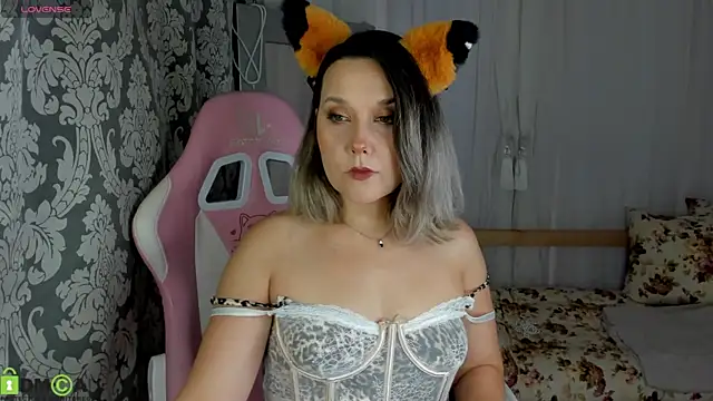 Nikki Mi1k online show from 07/28/26, 01:23