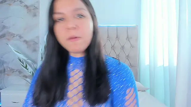 Clara4w online show from 05/25/26, 12:00