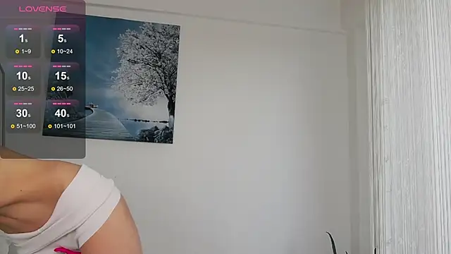 Snapshot of Belle_Blondy chatting on 06/20/26, 10:40 Belle Blondy online show from 06/20/26, 10:40