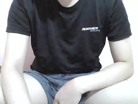 Snapshot of Zineyy chatting on 06/04/26, 03:40 Zineyy online show from 06/04/26, 03:40