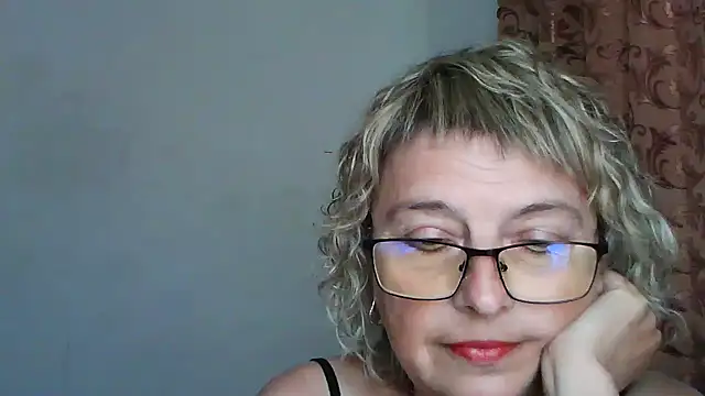 Snapshot of ElizabethGorden chatting on 06/22/26, 12:02 ElizabethGorden online show from 06/22/26, 12:02